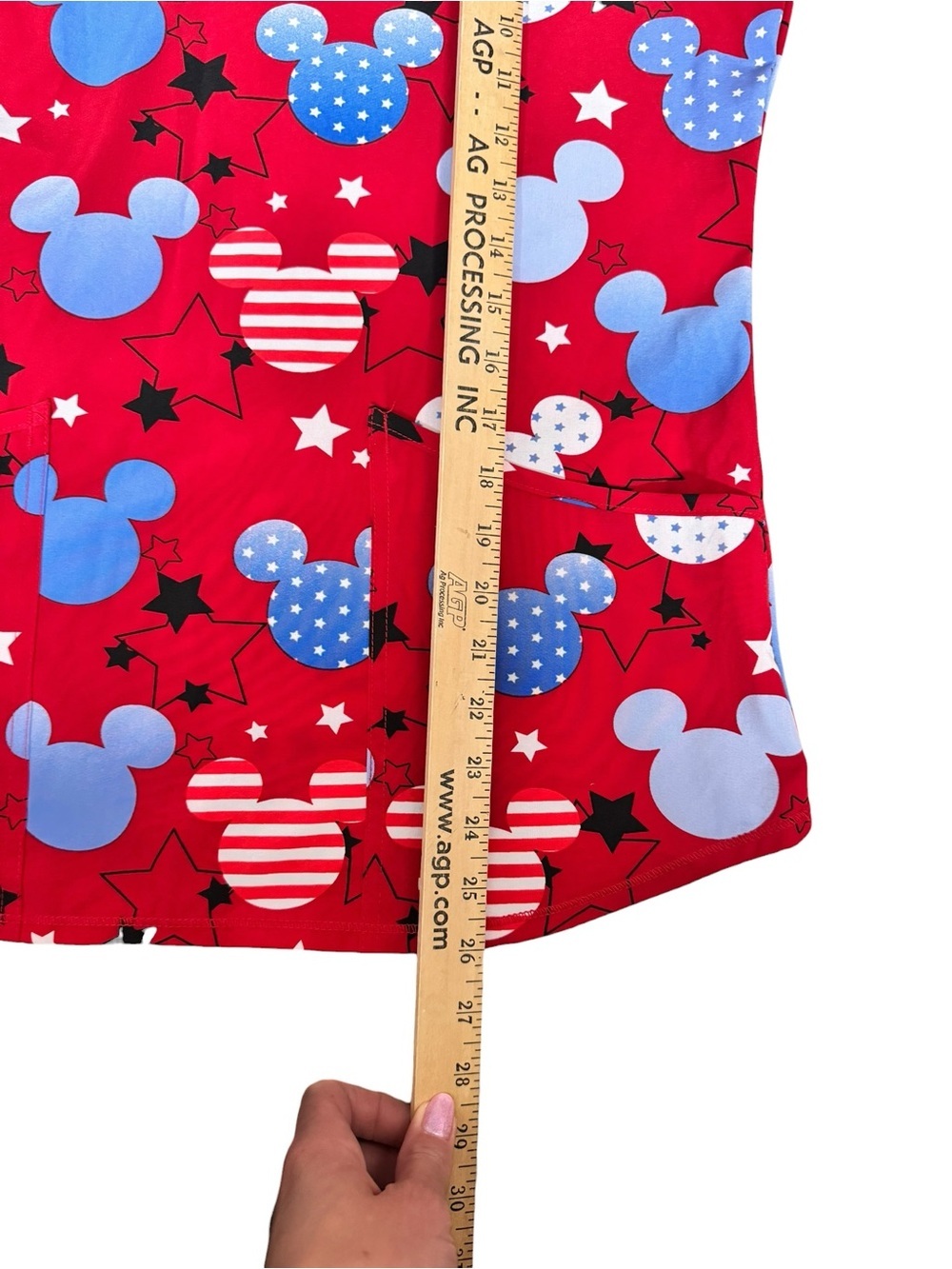 Disney Mickey Americana Patriotic Scrub Top S Red Stars USA Disneycore BB34 - Picture 6 of 6